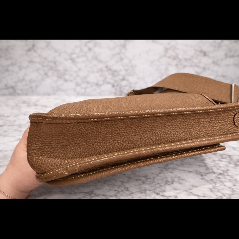 Hermès Evelyne III PM 29 Gold Clemence Leather Crossbody Bag Palladium Hardware - Picture 8 of 11
